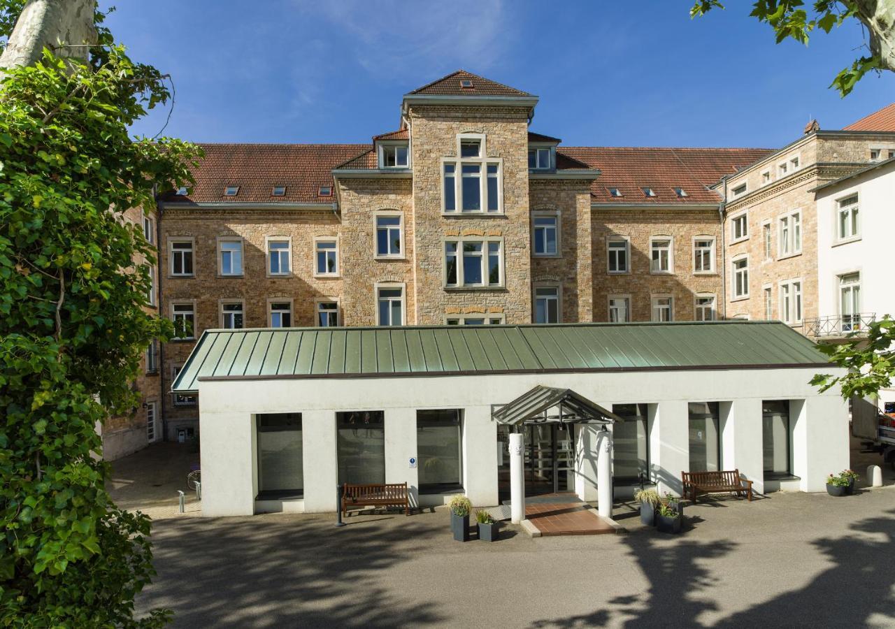 Bildungshaus St. Bernhard - Wohnen Und Tagen Hotel ราชตัทท์ ภายนอก รูปภาพ