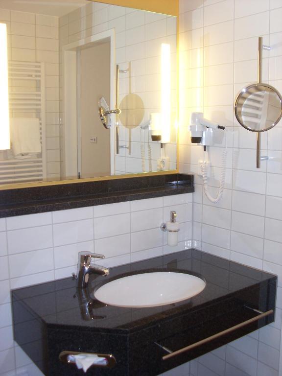 Bildungshaus St. Bernhard - Wohnen Und Tagen Hotel ราชตัทท์ ห้อง รูปภาพ